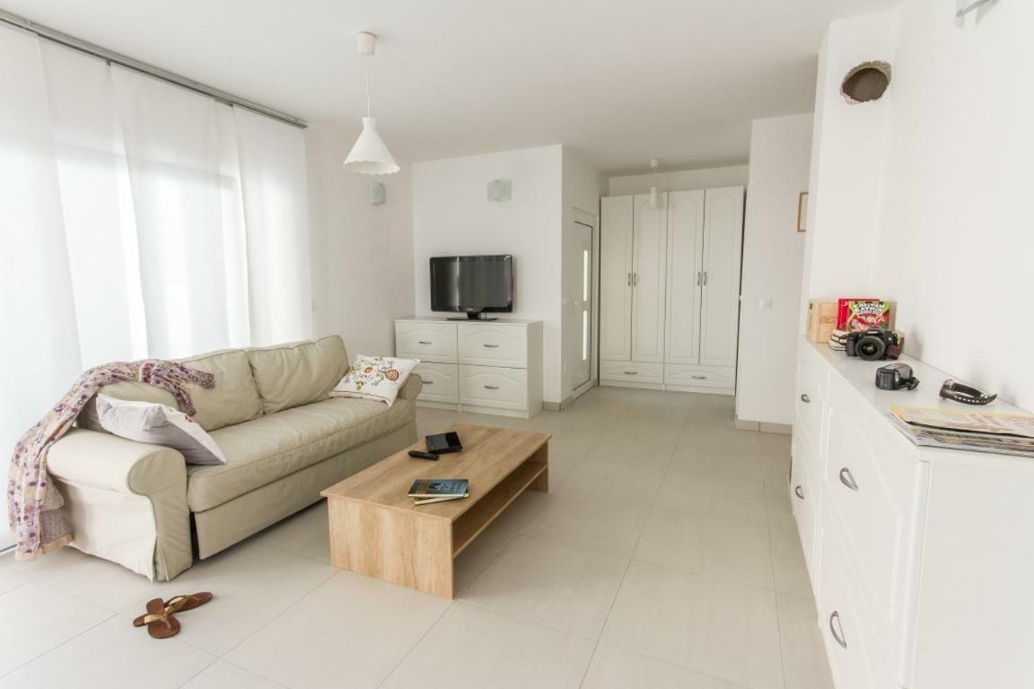 House Sunny Rock Baska Villa ภายนอก รูปภาพ