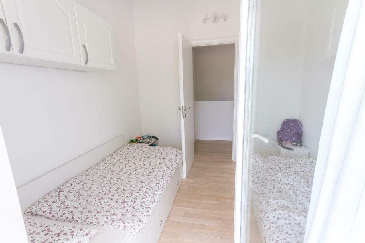 House Sunny Rock Baska Villa ภายนอก รูปภาพ