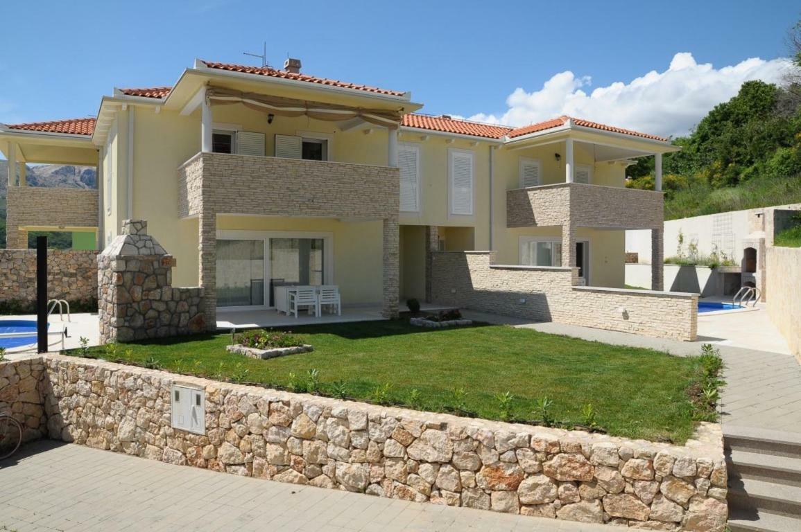 House Sunny Rock Baska Villa ภายนอก รูปภาพ
