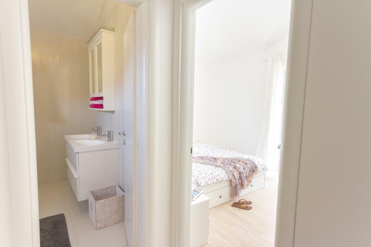 House Sunny Rock Baska Villa ภายนอก รูปภาพ