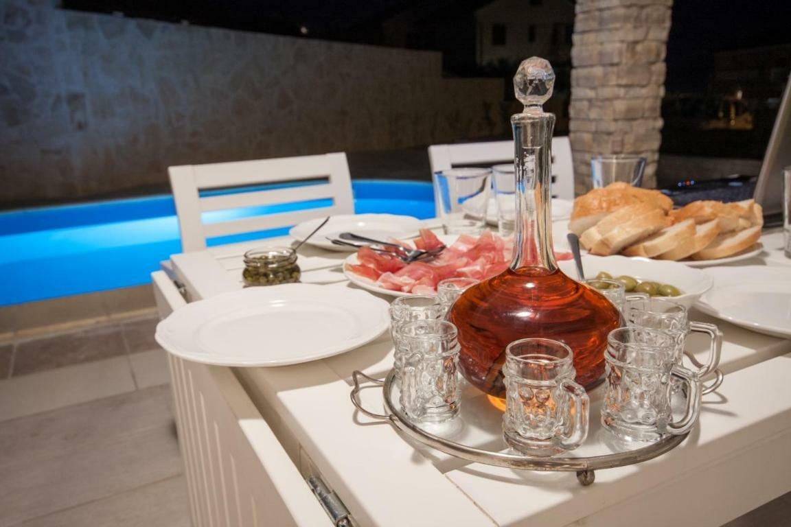 House Sunny Rock Baska Villa ห้อง รูปภาพ